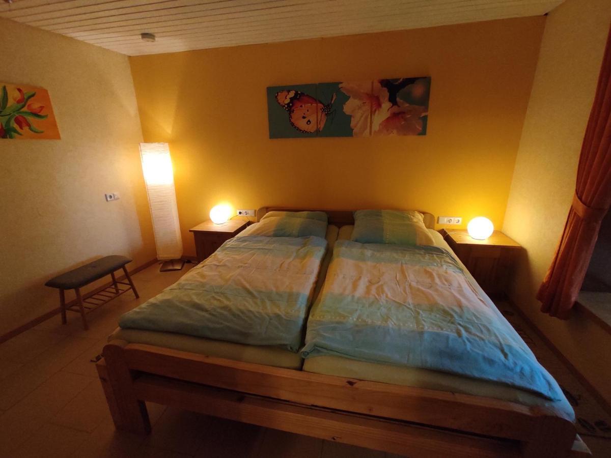 Ferienwohnung Moselferienweingut Schaefer Wintrich Exterior foto