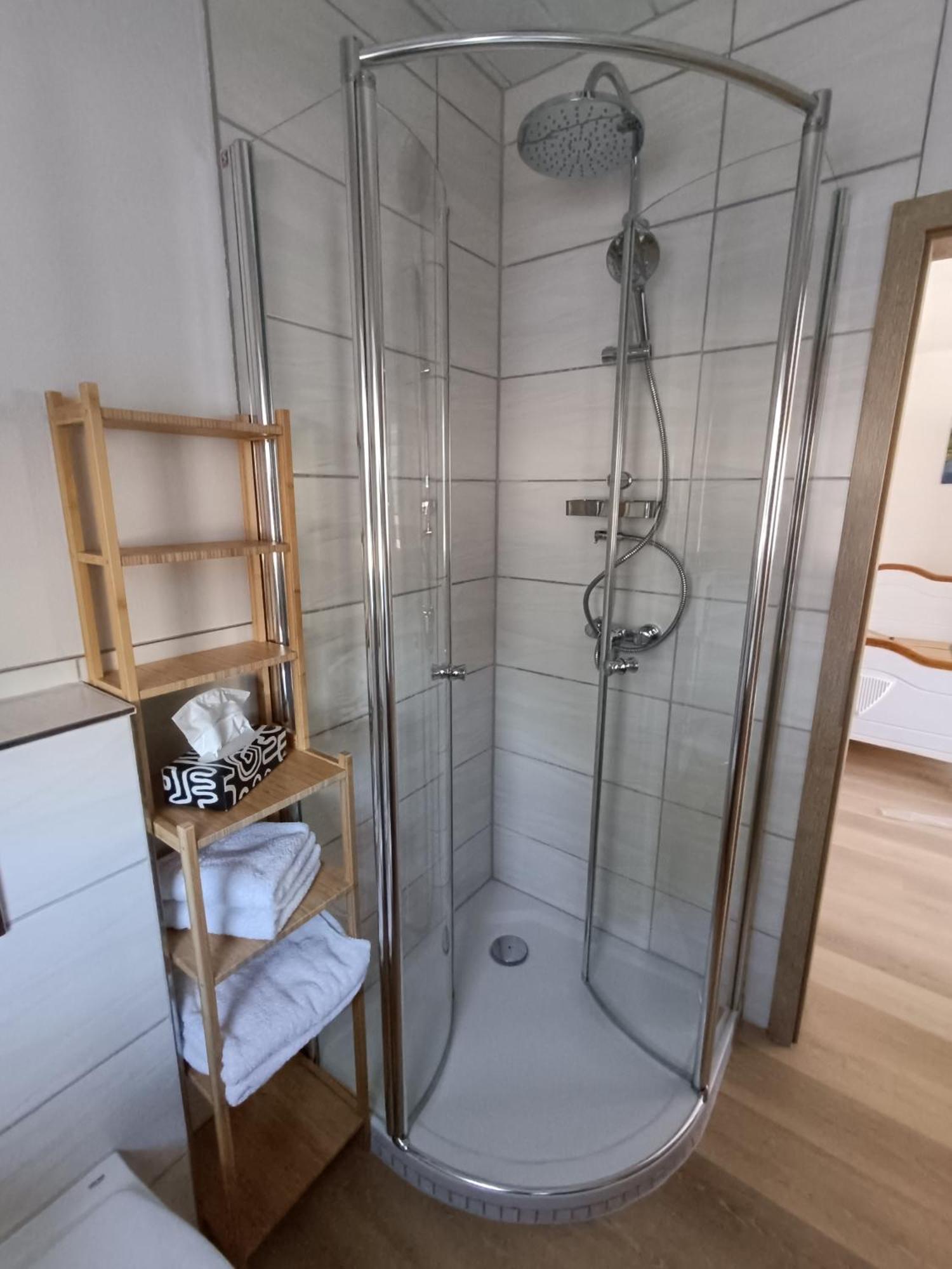 Ferienwohnung Moselferienweingut Schaefer Wintrich Zimmer foto