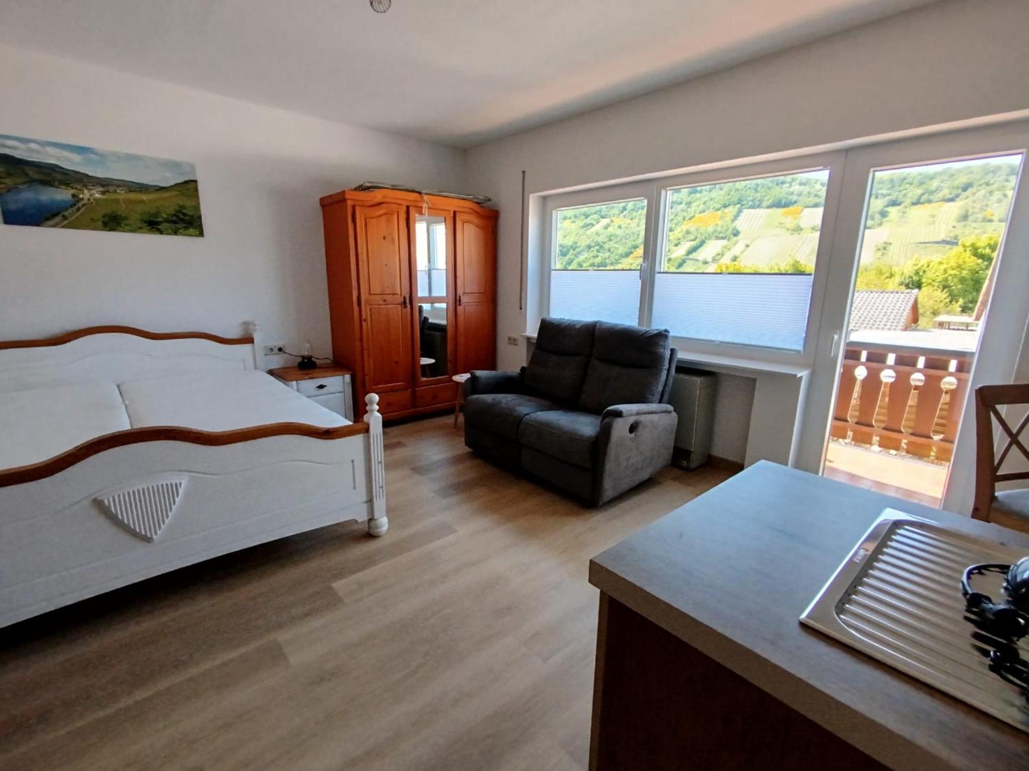 Ferienwohnung Moselferienweingut Schaefer Wintrich Exterior foto